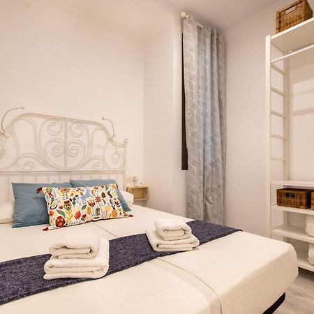 Pere Serafi 2 bedroom apartment Barcelona Bagian luar foto