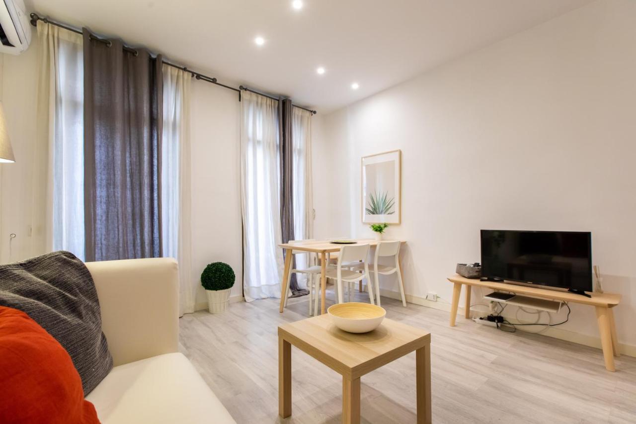 Pere Serafi 2 bedroom apartment Barcelona Bagian luar foto