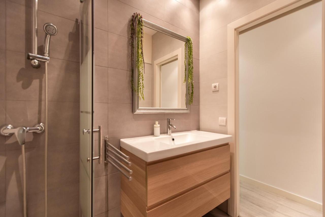 Pere Serafi 2 bedroom apartment Barcelona Bagian luar foto