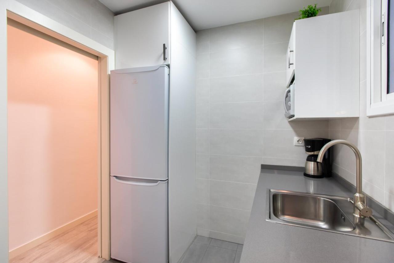 Pere Serafi 2 bedroom apartment Barcelona Bagian luar foto