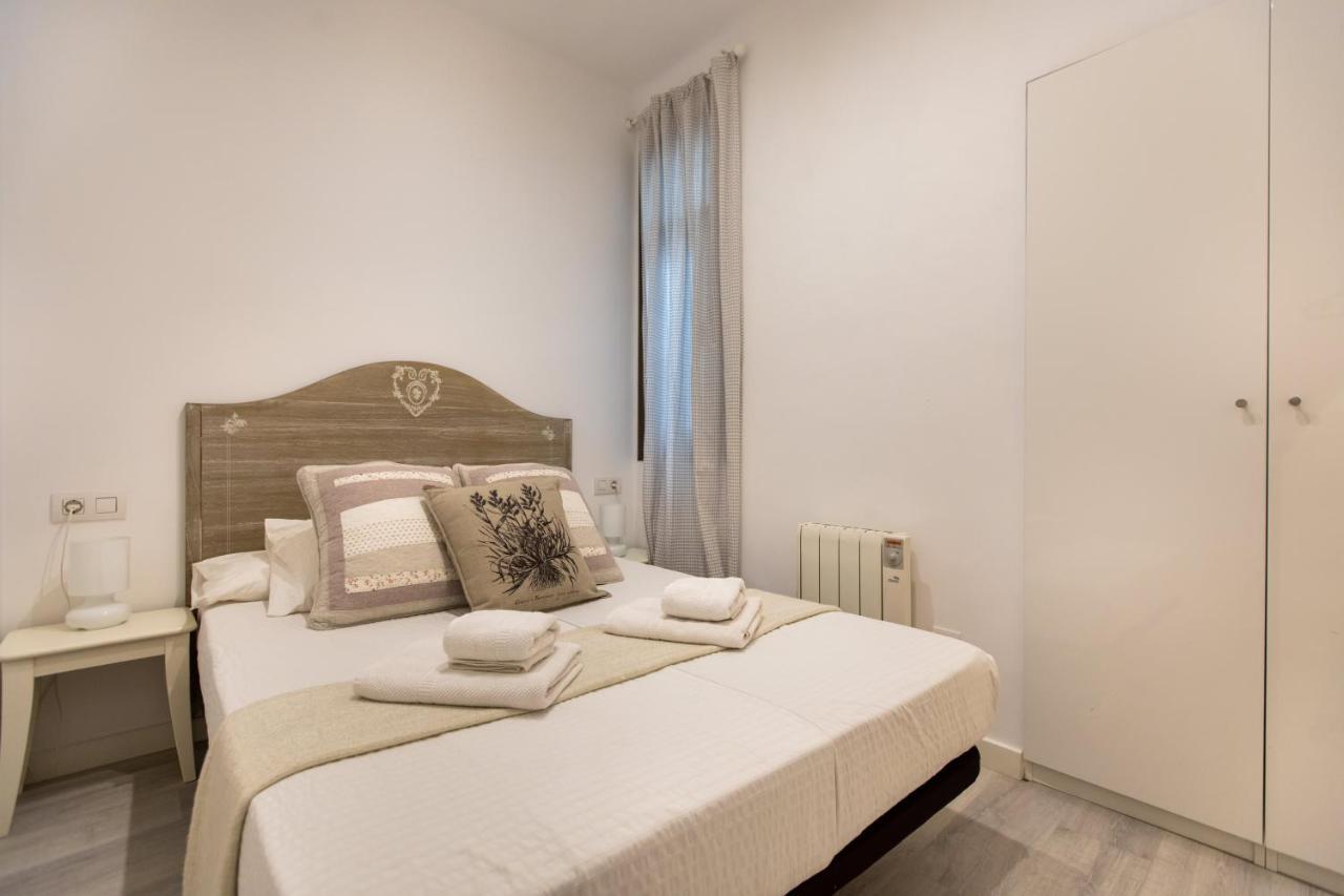Pere Serafi 2 bedroom apartment Barcelona Bagian luar foto