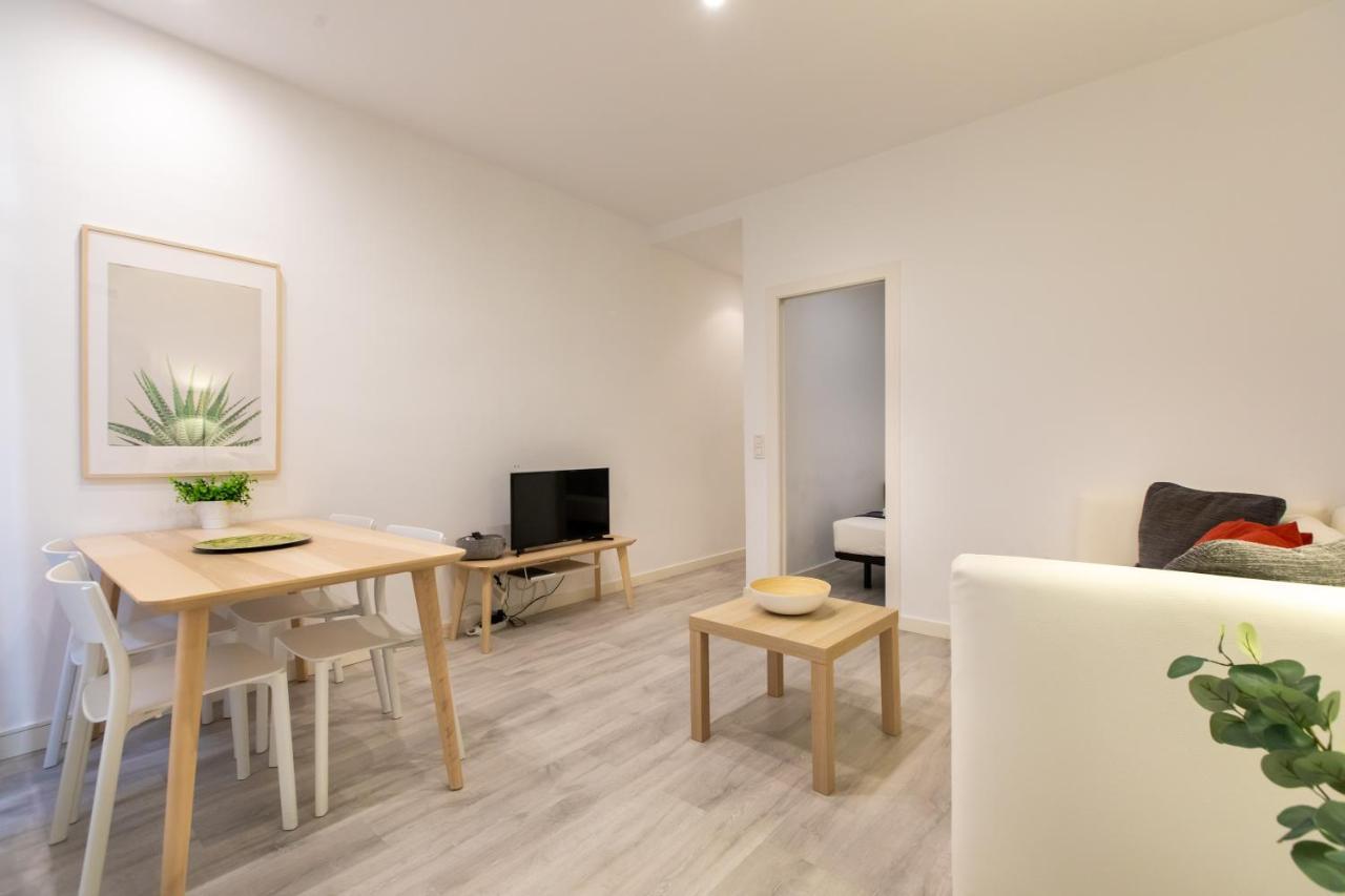 Pere Serafi 2 bedroom apartment Barcelona Bagian luar foto
