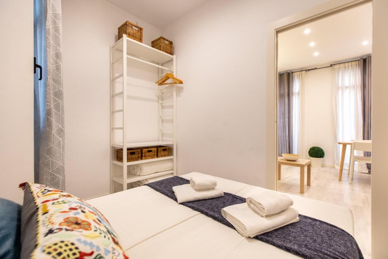 Pere Serafi 2 bedroom apartment Barcelona Bagian luar foto