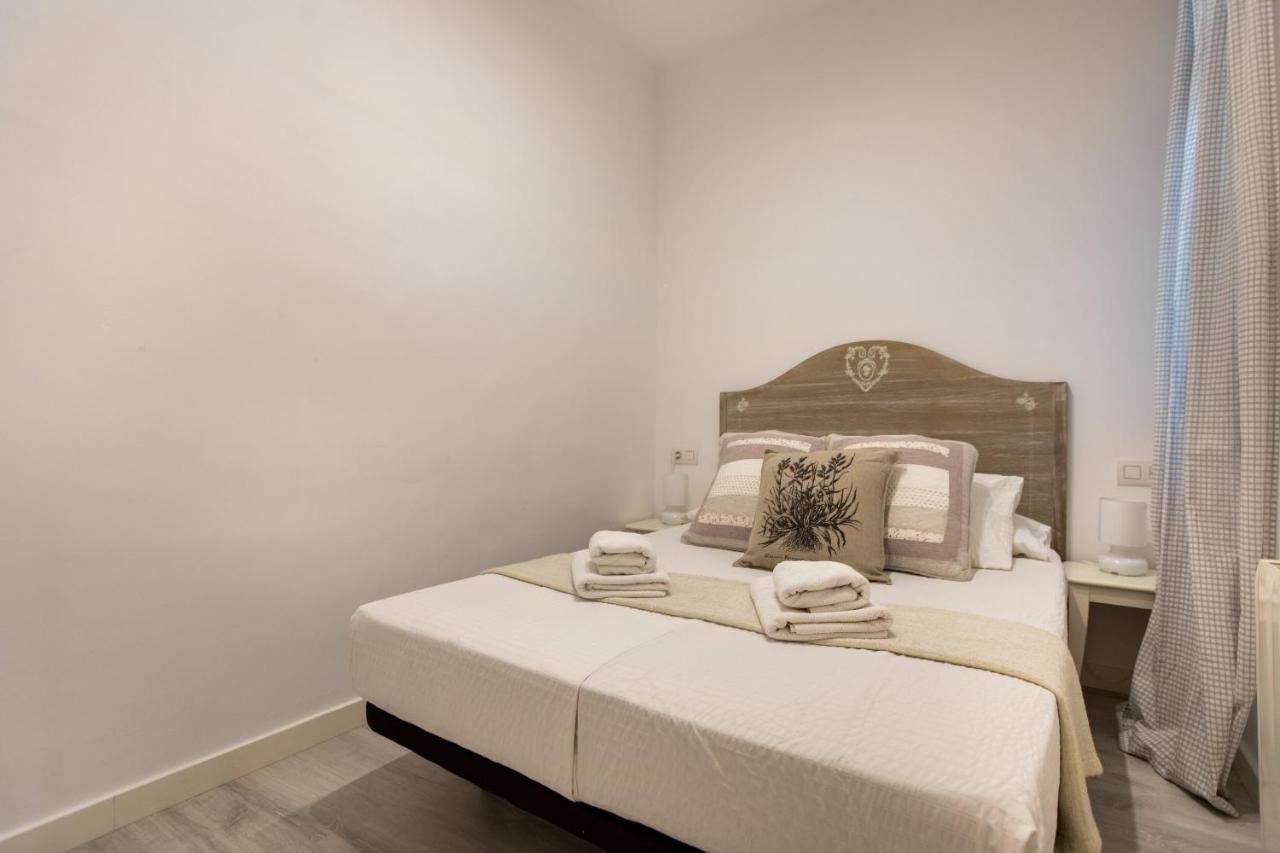 Pere Serafi 2 bedroom apartment Barcelona Bagian luar foto