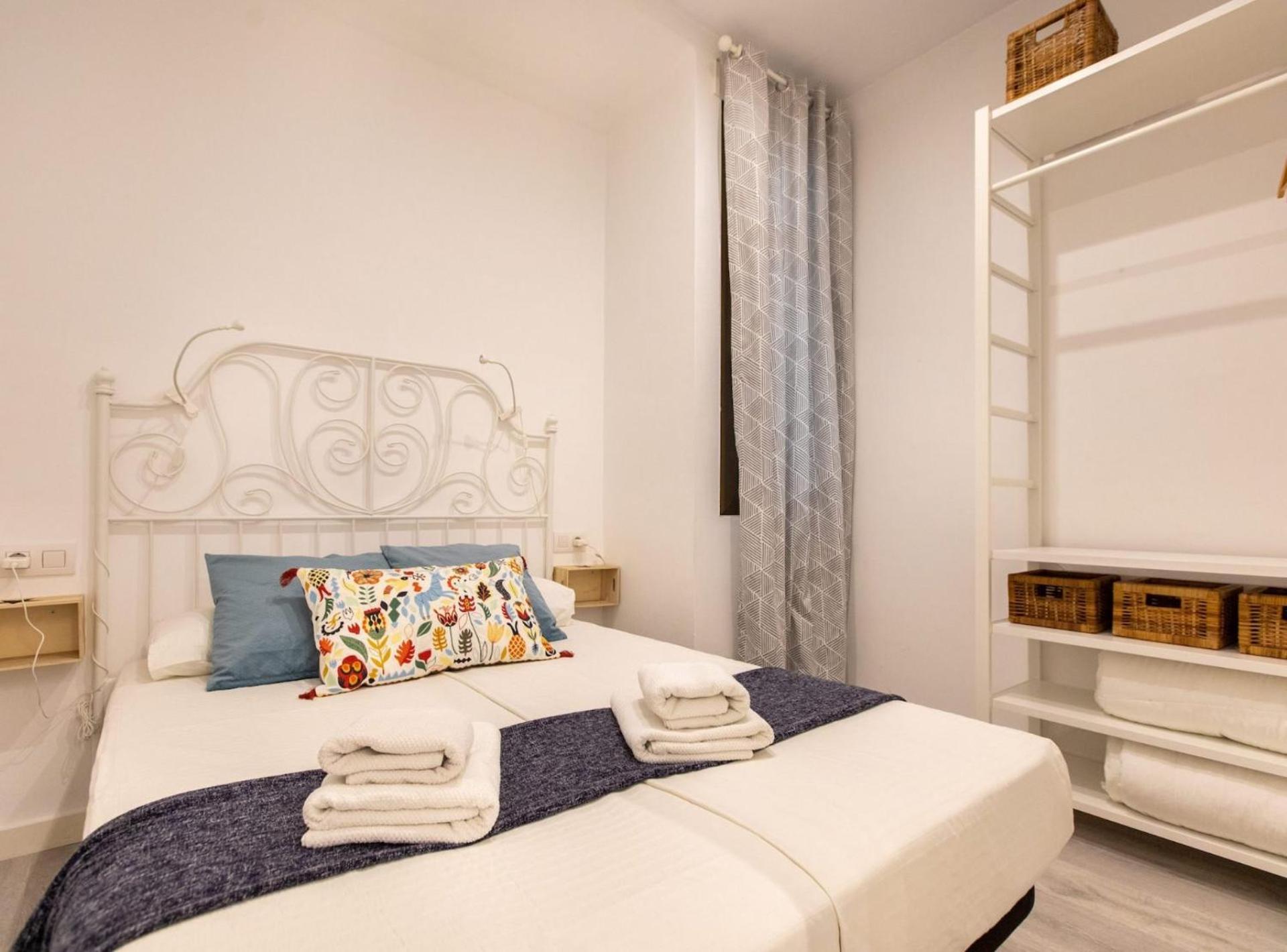 Pere Serafi 2 bedroom apartment Barcelona Bagian luar foto