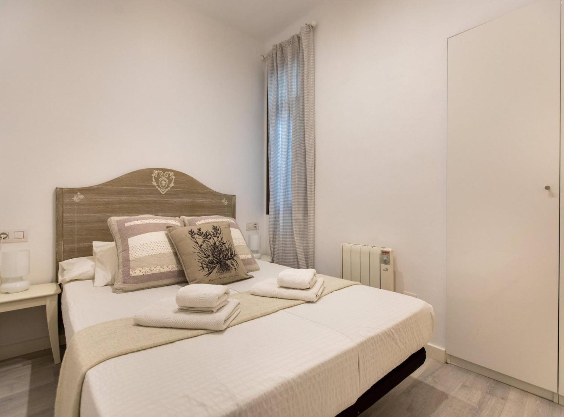 Pere Serafi 2 bedroom apartment Barcelona Bagian luar foto