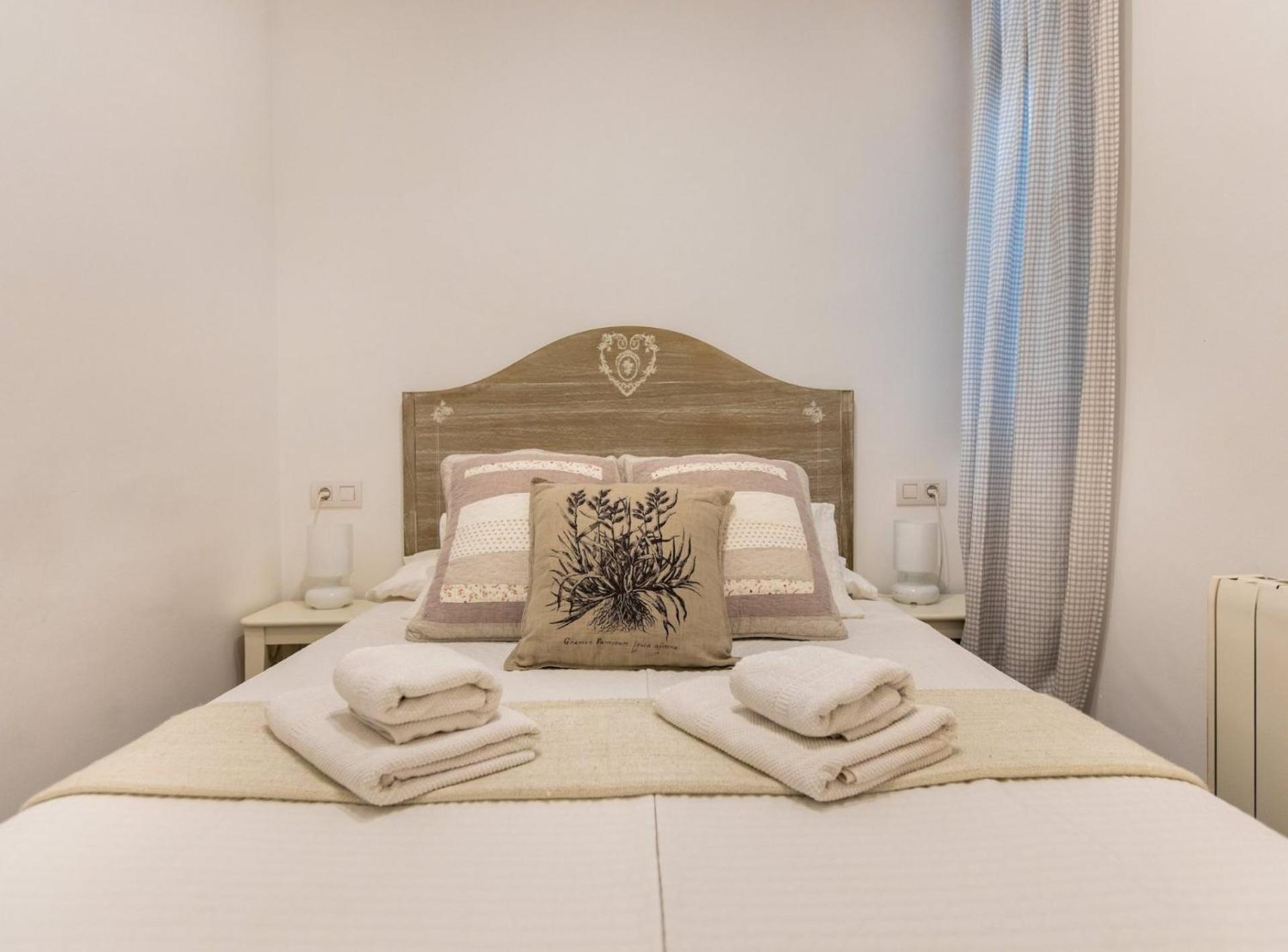 Pere Serafi 2 bedroom apartment Barcelona Bagian luar foto